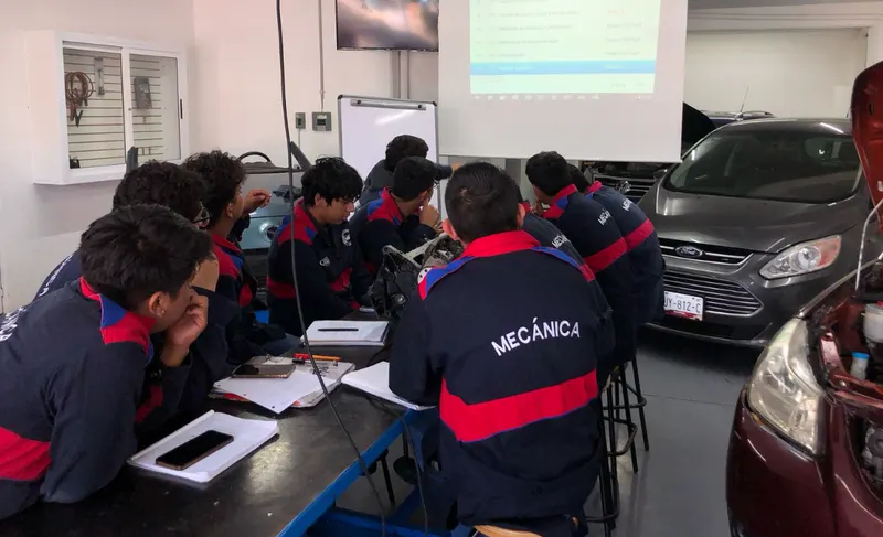 Vehículos Autónomos Híbridos y Eléctricos